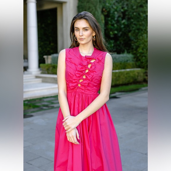 Adorable pink midi dress with bow detail! - Picture 7 of 9